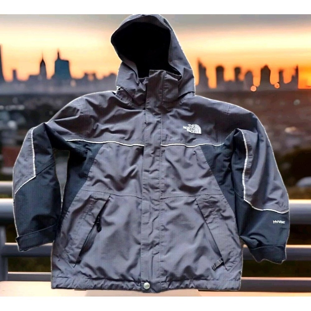 The North Face HyVent Jacket Boys Medium Grey Excellent Waterproof Hooded Shell
